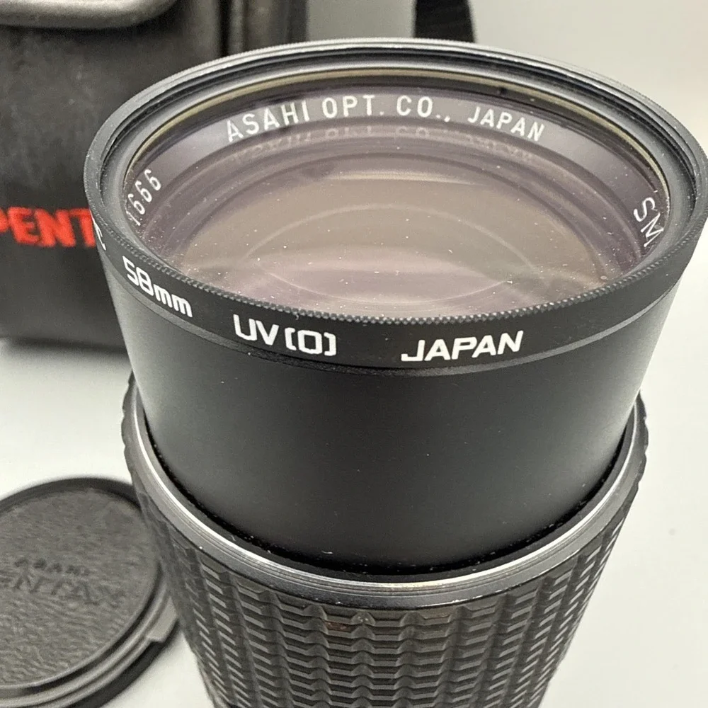 Pentax SMC 135mm  Telephoto Camera Lens W/Caps ,58mm Asahi & Pentax Travel Case